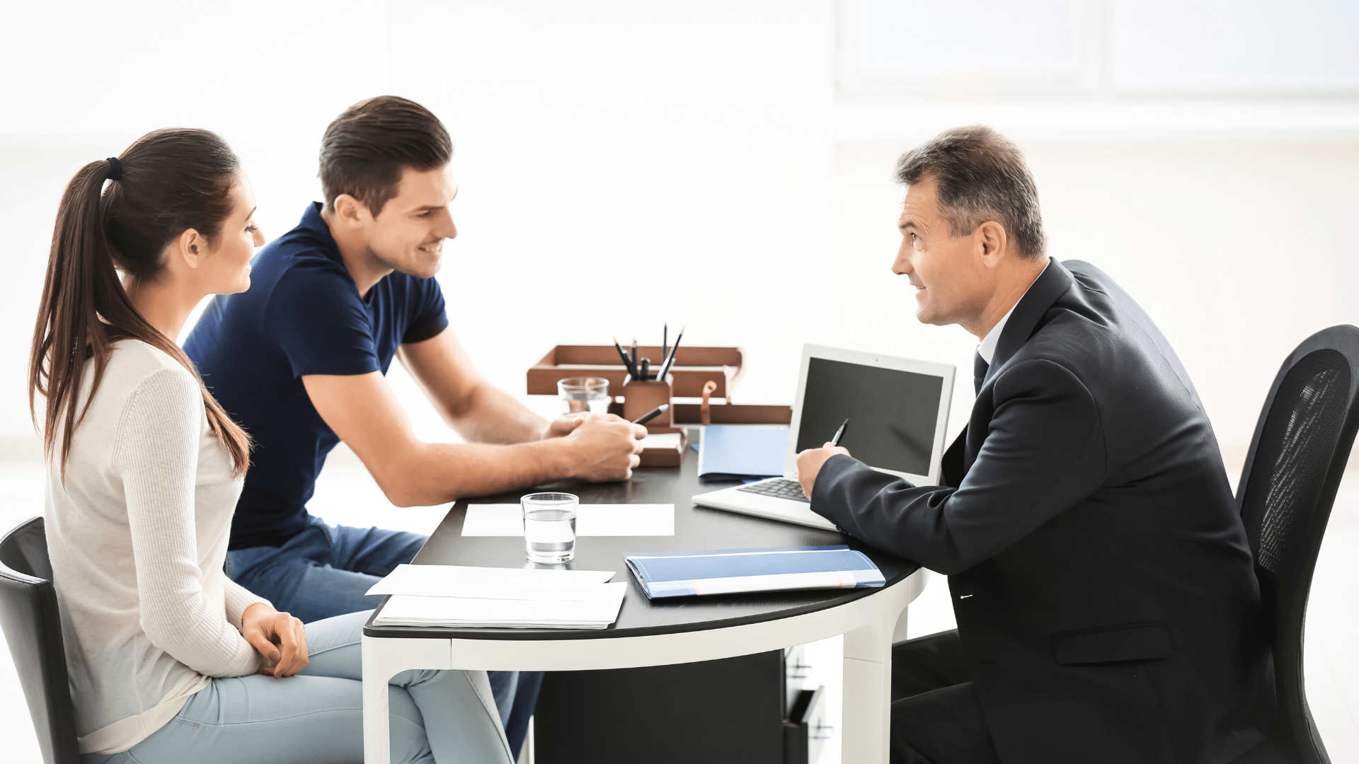 תמוהנ של זוג עם ערוך דין